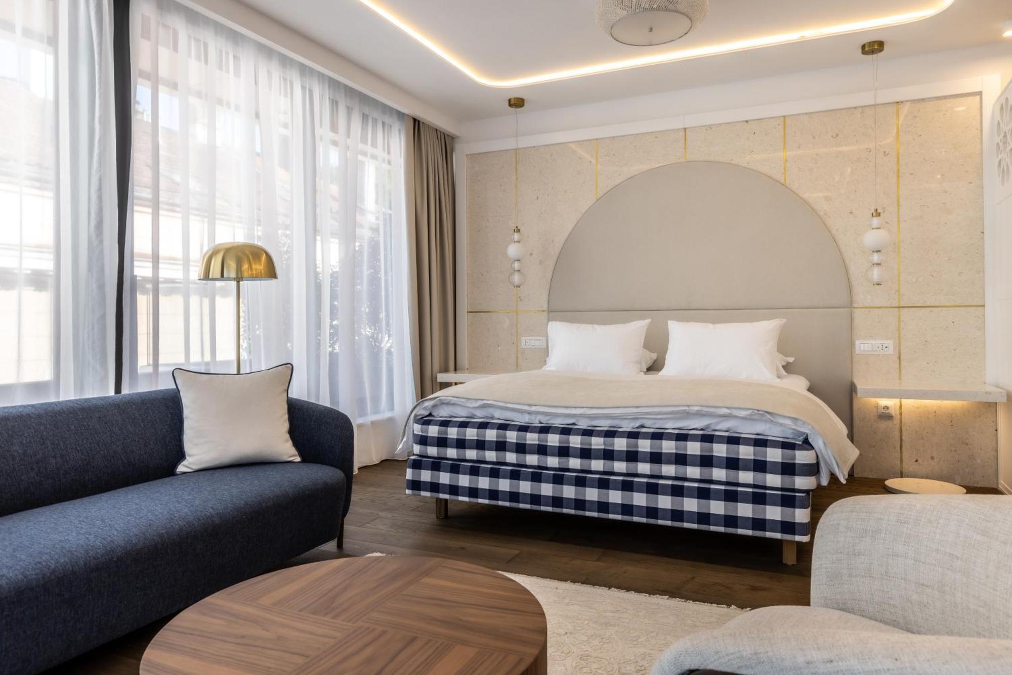 Apeiro City Avant-Garde Hotel Sarajevo Bagian luar foto