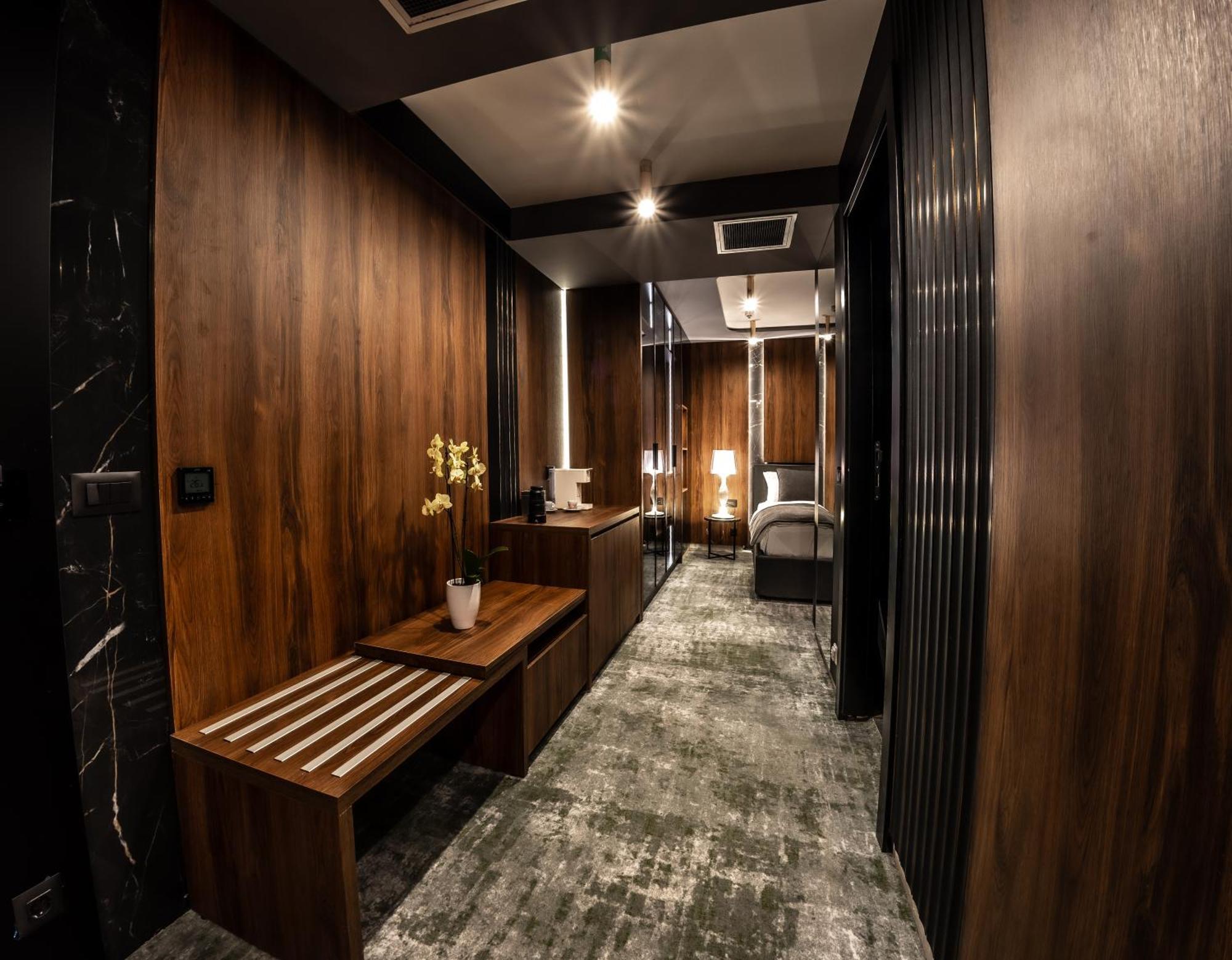 Apeiro City Avant-Garde Hotel Sarajevo Bagian luar foto