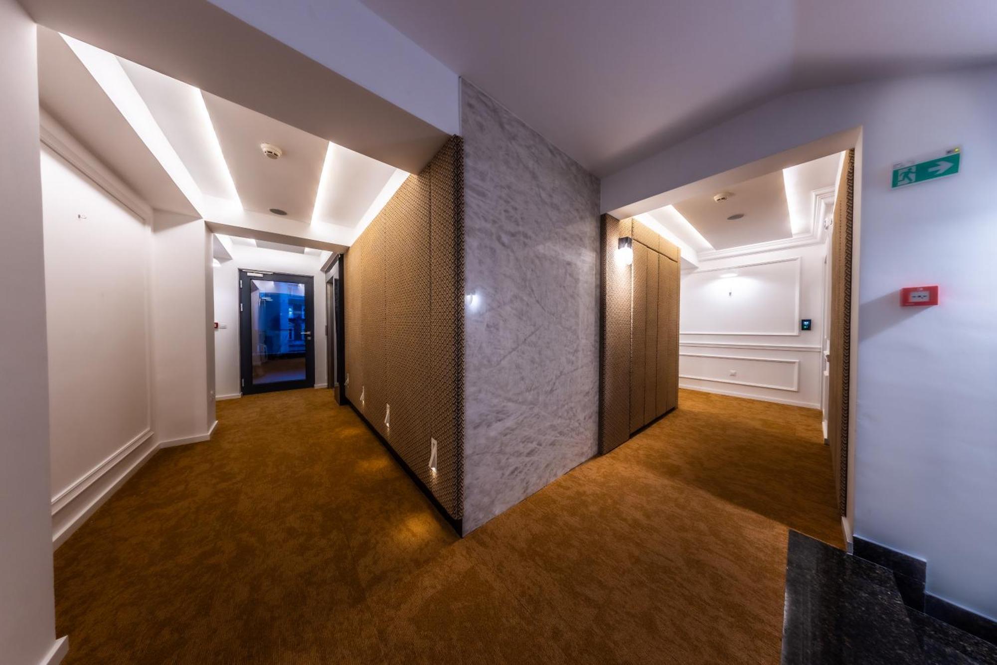 Apeiro City Avant-Garde Hotel Sarajevo Bagian luar foto